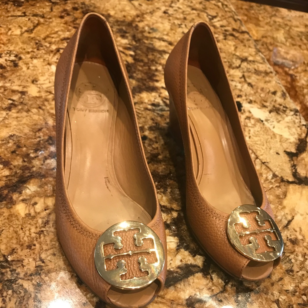 Tori Burch Shoes - Picture 2 of 2